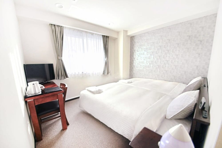 Bedroom 2, Toho Hotel, Osaka