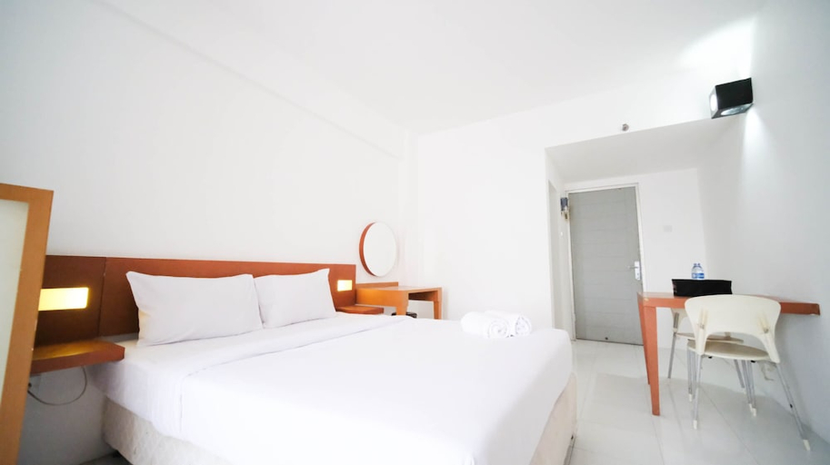 Guestroom 4, Homey Studio Apartment At Dian Regency, Surabaya