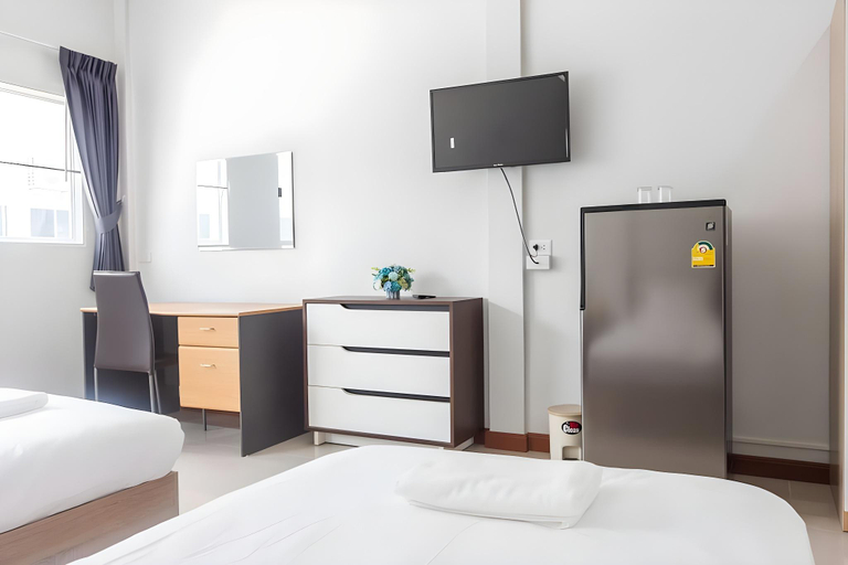 Bedroom 2, Tonsoi Hathairat, Khlong Sam Wa