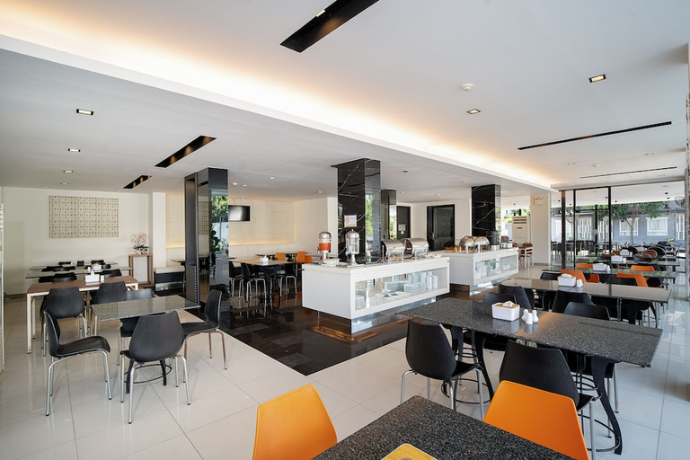 Food & Drinks 5, Leenova Hotel, Prawet