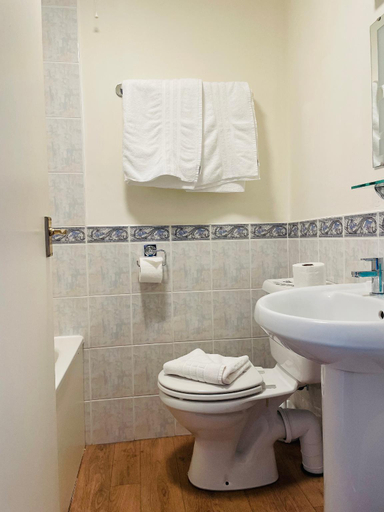 Bathroom, Molesworth Arms, Cornwall