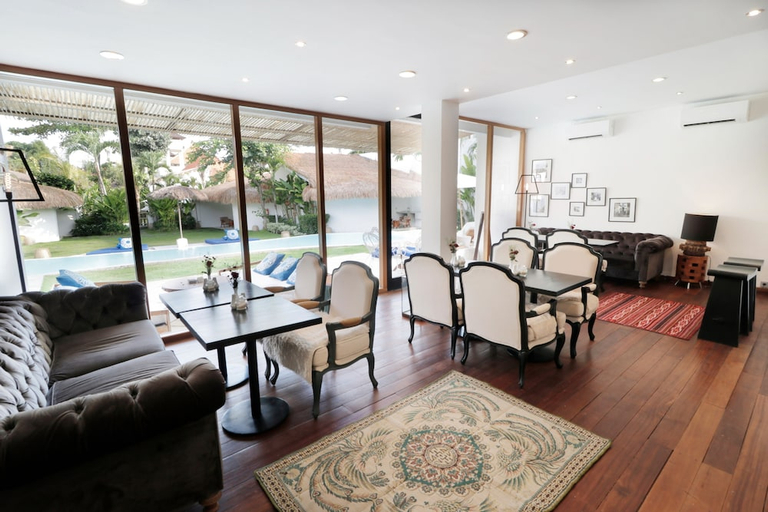 Food & Drinks 4, Modern Industrial Apartment-Umalas, Badung
