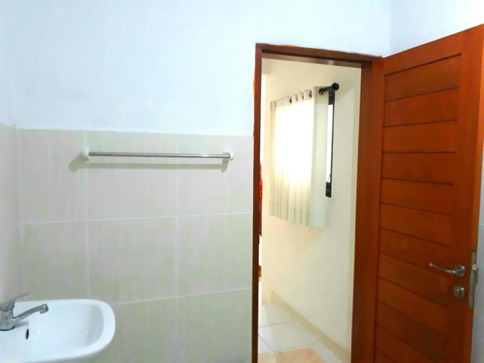 Bathroom 3, G Saskara Homestay, Denpasar