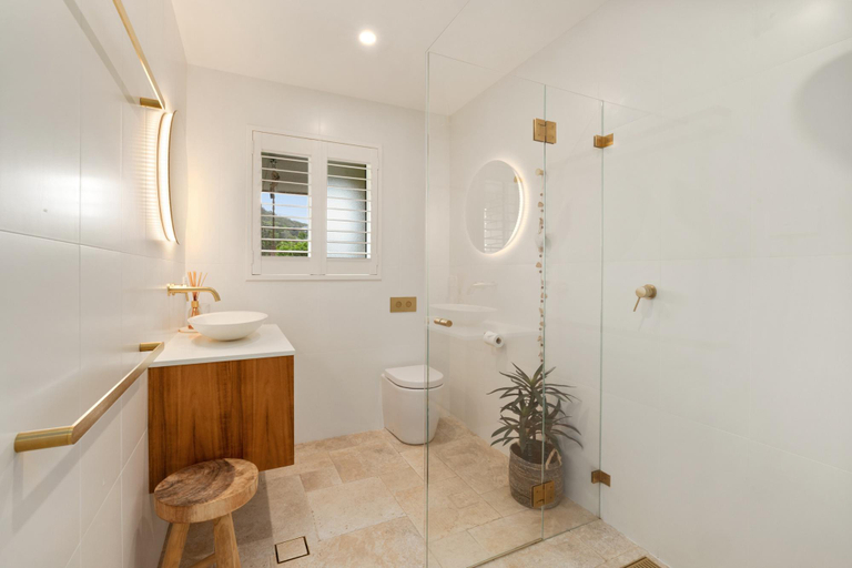 Bathroom, Sunrise Cove 2-Bed Apartment at Newport Beach, Pittwater