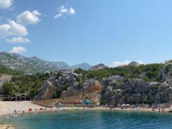 4, Lush Studio Apartment by the Beach, Sali