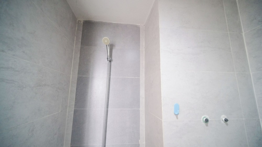 Bathroom 4, Best Studio At Taman Melati Surabaya Apartment, Surabaya