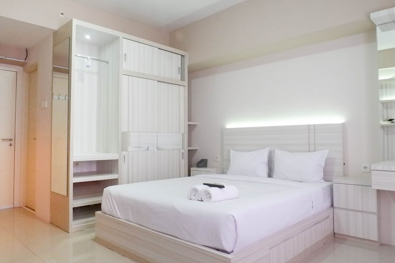 Guestroom 2, Spacious Studio Apartment Accses To Pakuwon Mall At Tanglin Supermall Mansion, Surabaya