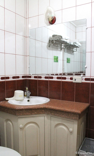 Bathroom 3, Kokomo's Suites Hotel, Mabalacat