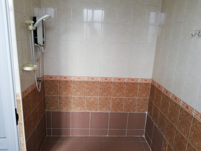 Bathroom 5, Lee Hotel, Batu Pahat