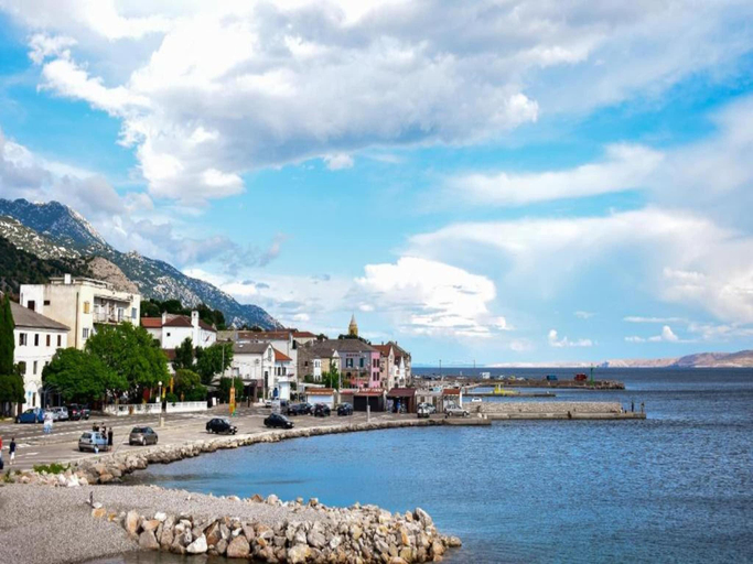 3, Lush Studio Apartment by the Beach, Sali