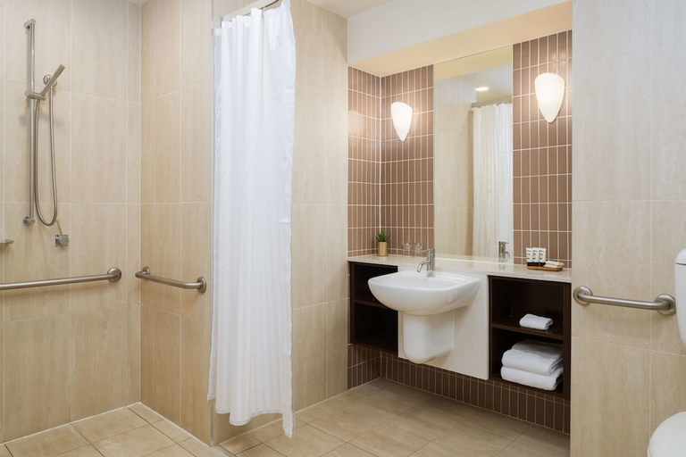 Bathroom 4, Rydges Campbelltown, Campbelltown - South
