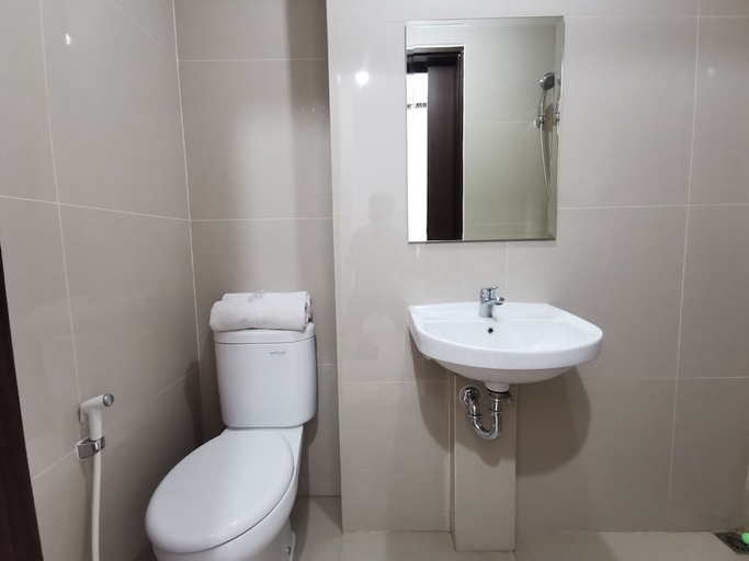 Bathroom 4, Transpark Cibubur By Arsakha Property Management, Depok