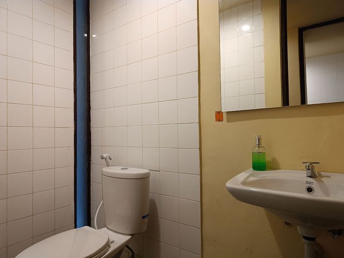 Bathroom 3, Guna Graha Kuta, Badung