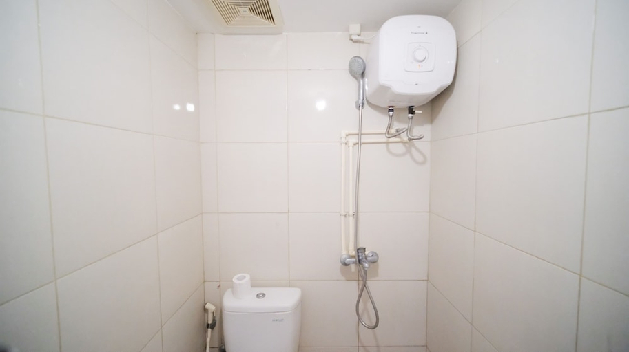 Bathroom 3, Best Choice And Nice Studio At Orchard Supermall Mansion Apartment, Surabaya