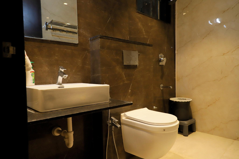 Bathroom, Rest Inn, Solapur