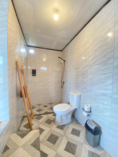 Bathroom 5, The Kintamani Villas Tepi Danau and Natural Hot Spring, Bangli