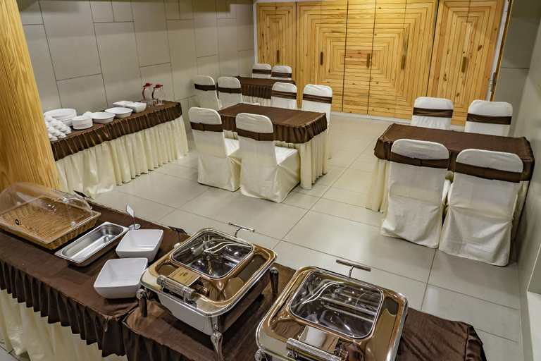 Food & Drinks, Hotel Pleasant Lake, Ahmadabad