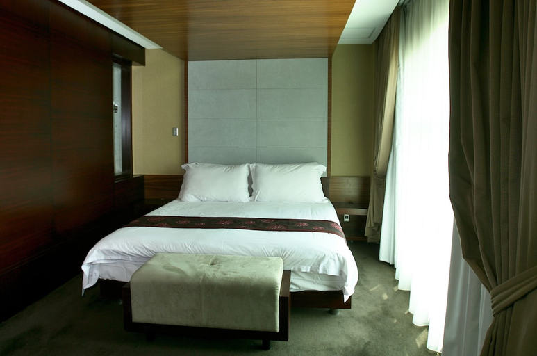 Bedroom 2, President Executive Club, Cikarang