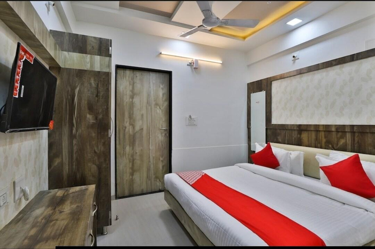 Bedroom 4, Hotel Krishna Palace, Ahmadabad