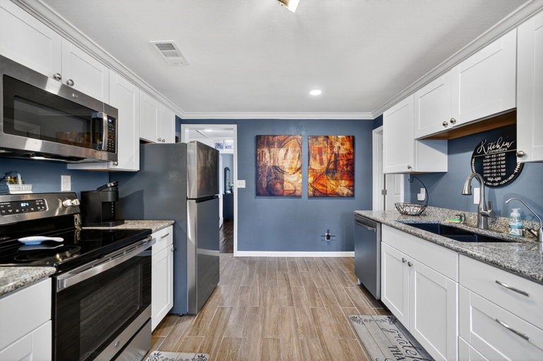 Private kitchen 2, Cozy Moultrie Home With Backyard Retreat 3 Bedroom Home, Colquitt