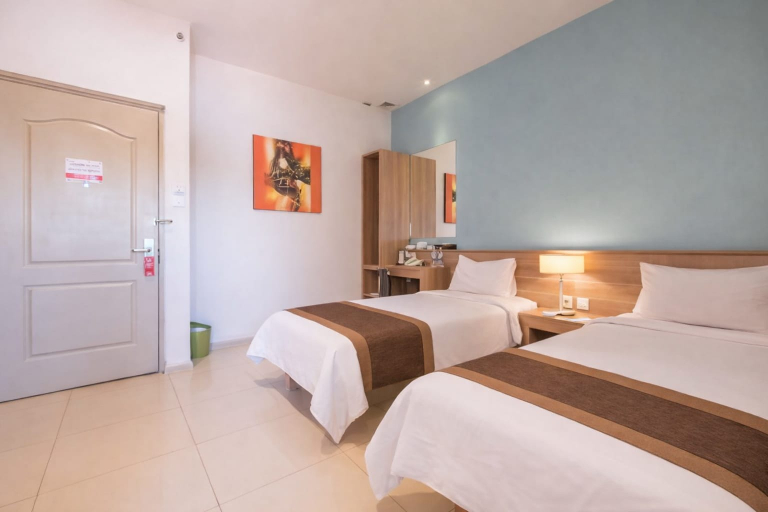 Aswin Hotel Makassar - Tap to explore photos