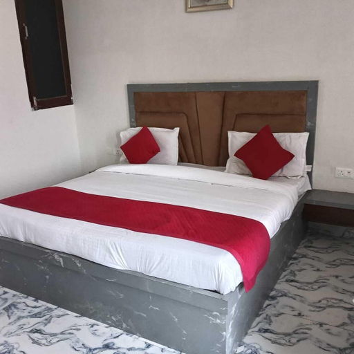 Room 2, Hotel Taj Holiday, Agra