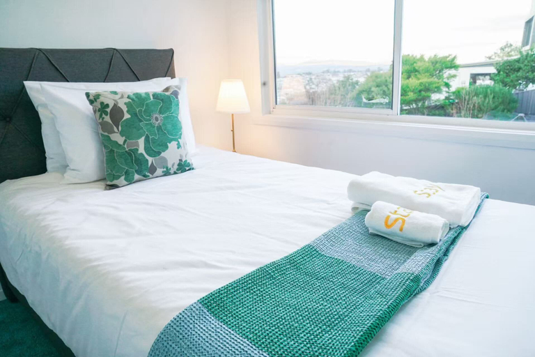 Room 5, StayAU Luxe 6BR Cradle Mountain, Launceston - Pt B