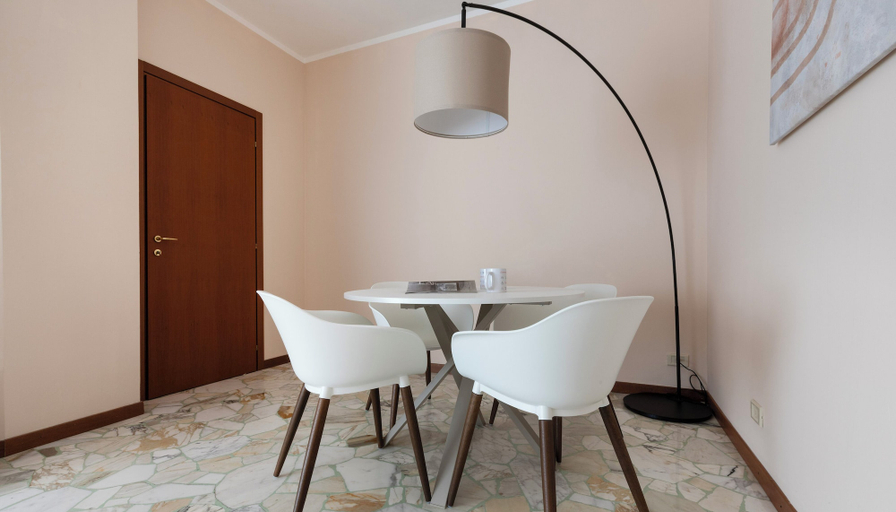 Others 5, Italianway - Campania 26 A, Milano