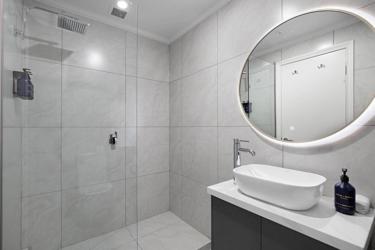 Bathroom 4, Comfort Apartments Melbourne Central, Melbourne