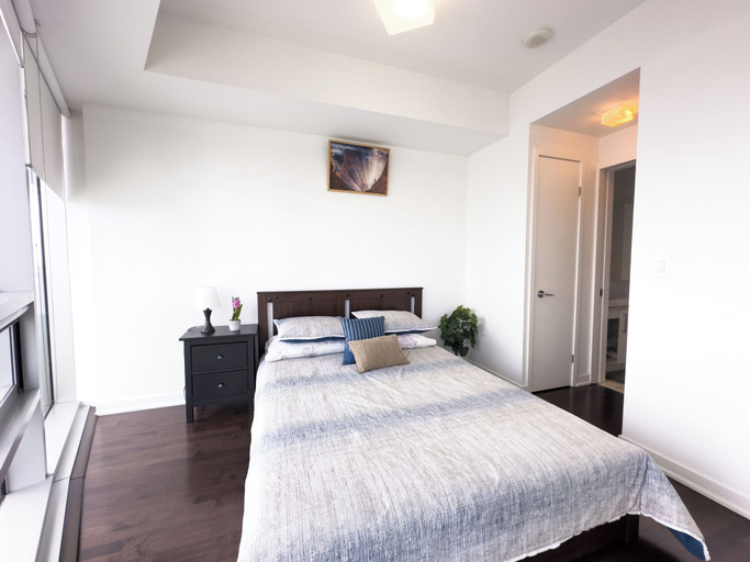 Room 2, Comfy Lakeview Rogers Centre FreeParking, Toronto