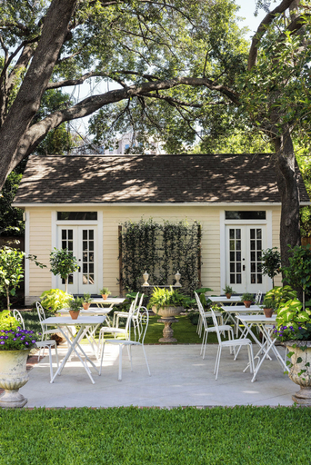 Outdoor dining, The Marlene Inn, Houston