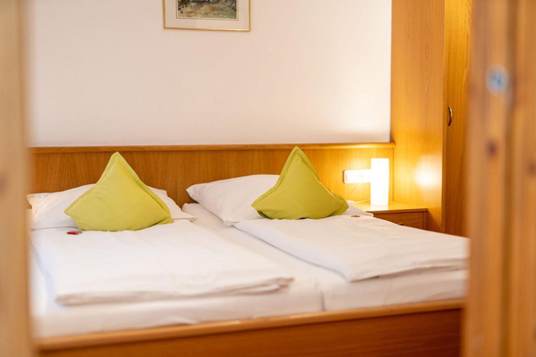 Bedroom 3, Hotel Restaurant Fruhlingsgarten, Ostallgäu