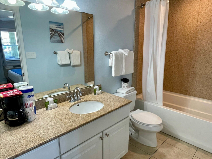 Bathroom, Beachgate Condo Suites And Hotel 537a 1 Bedroom Condo, Nueces