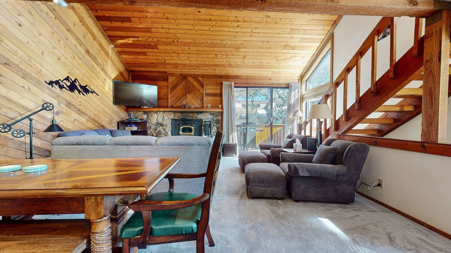 Living area 2, Mammoth Sierra Townhomes #38 3 Bedroom Condo, Mono