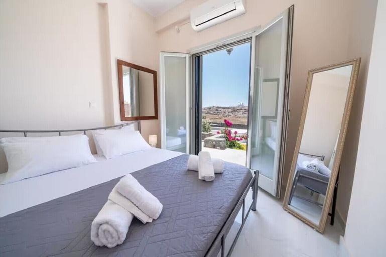 Room 3, Avra Villa with Sunset View Oia, South Aegean