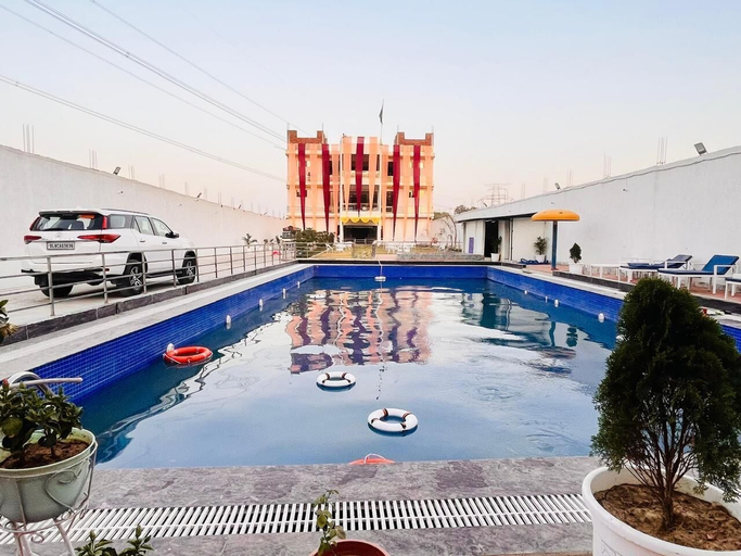 Pool 3, The Golden Nacre Palace, Etawah