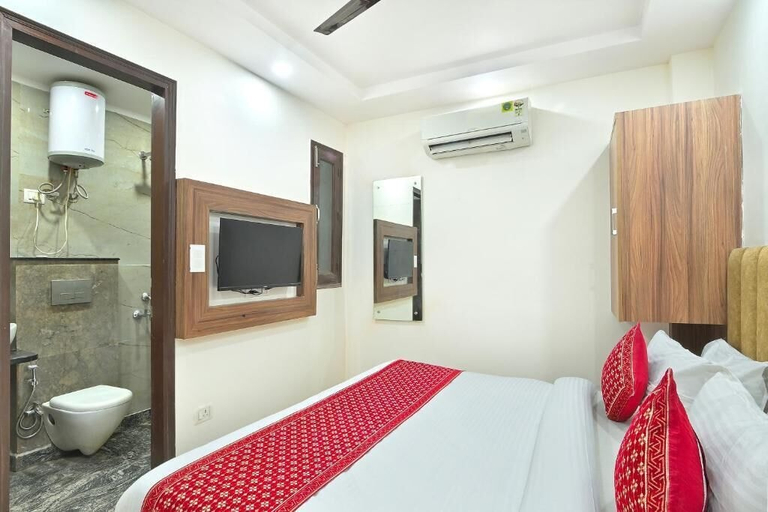 Room 2, GoBravo Nova Paharganj New Delhi, Delhi
