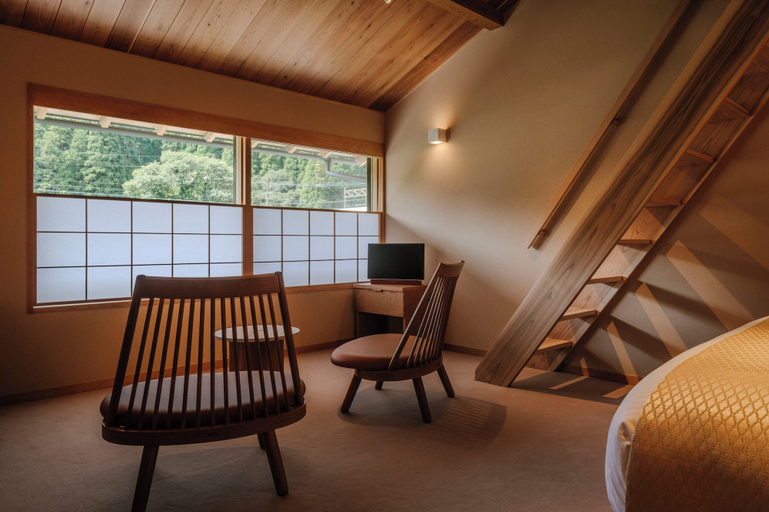 Room 4, kasan, Kirishima