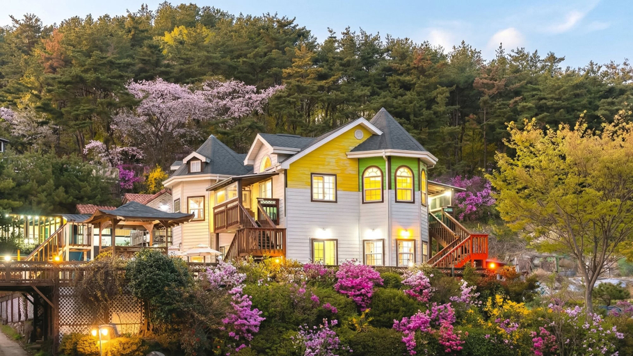 Exterior & Views 2, Gyeongju Woojin Green Pension, Gyeongju