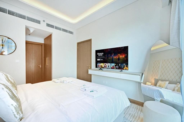 Room 4, 221Bloomfields Grandr2BRAzizi Riviera 67, Dubai