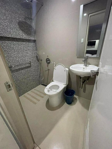 Bathroom 4, Hotel Sogo EDSA Cubao, Quezon City