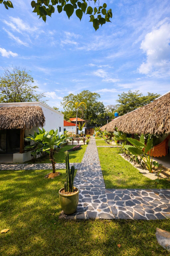 Property grounds 2, Nukumi Club, Soná