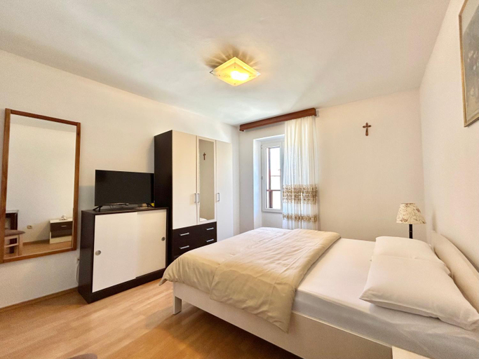 Bedroom 2, Apartments Tereza, Novigrad