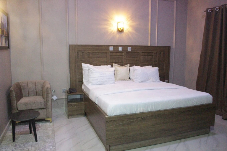 Room 3, ZYNA VILLE, Bwari