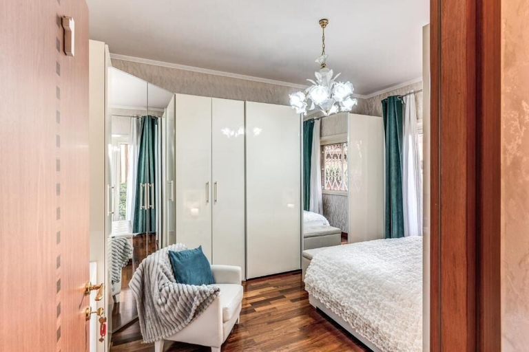 Bedroom 4, Vacanze Romane srls, Rome