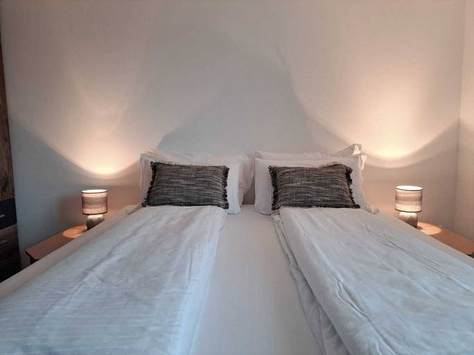 Room 4, Luisiana, Locarno