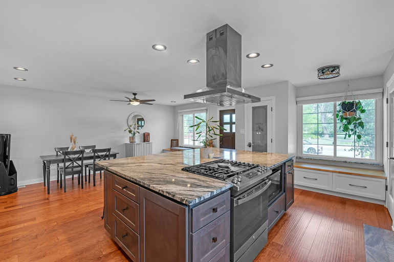 Private kitchen 5, Modern Retreat With Private Pool & Yard 3 Bedroom Home, Cook