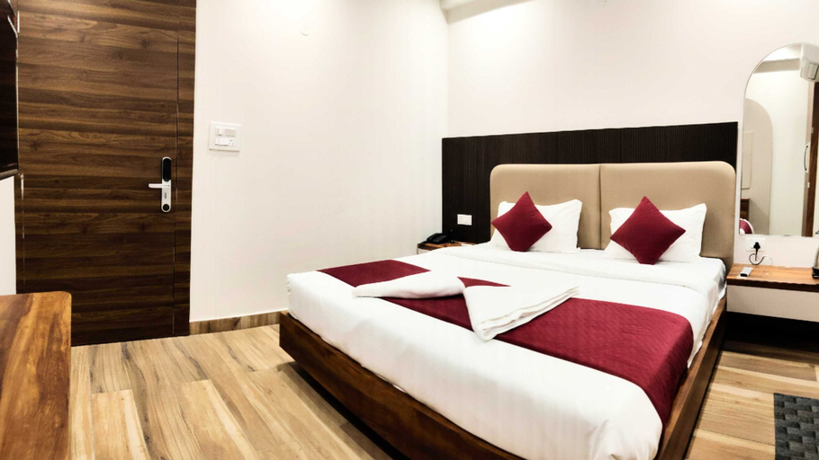 Room 5, Hotel 7 Heaven, Kanpur Nagar