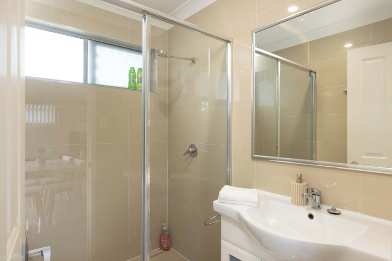 Bathroom, Smart Suites Self Check-in - 1BDR Balcony Darnley, Rocklea