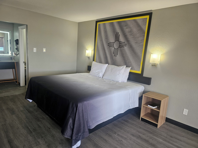 Room 5, Super 8 by Wyndham Hobbs, Lea